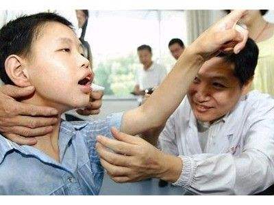 <a href=http://www.dfjdyy.com/xedx/ target=_blank class=infotextkey>小儿癫痫</a>急救.jpg